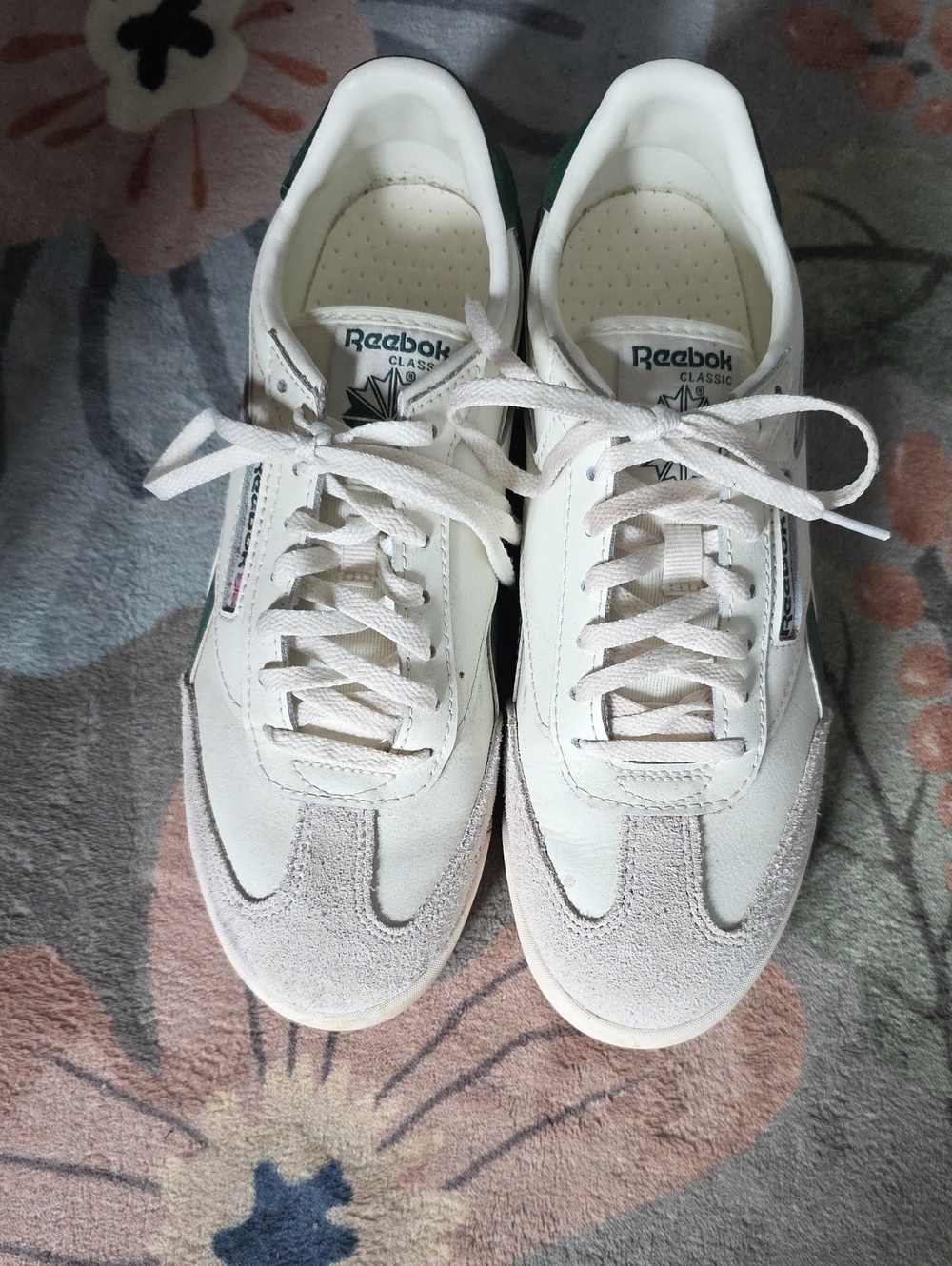 Reebok Sneakers